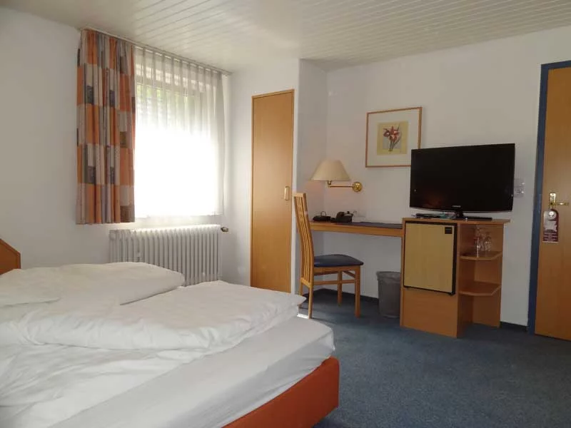 Hotel zum Wasserfall Oberndorf